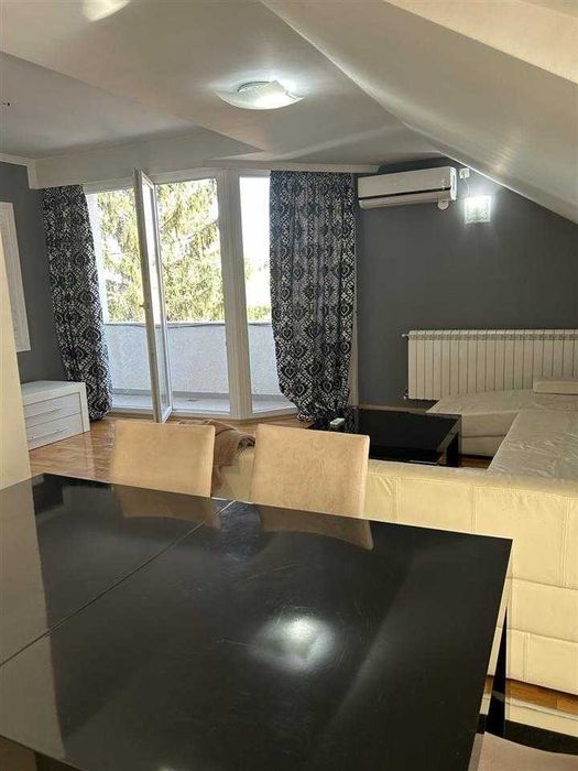 Двустаен имот в кв.Малинова долина