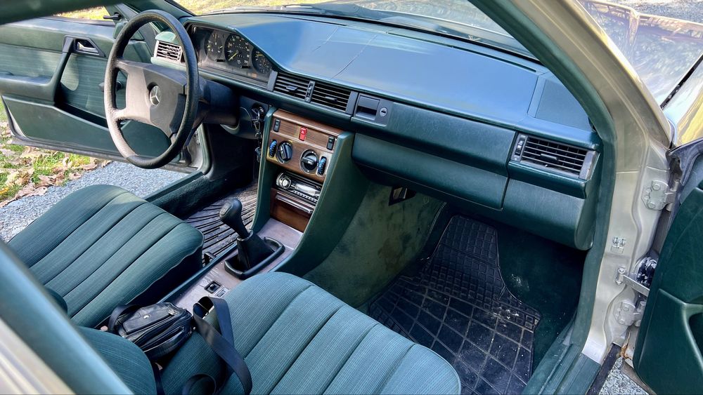 Mercedes Benz W124 250D inmatr oct. 2024 accept schimb