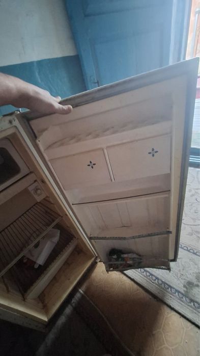 Продам два холодилник