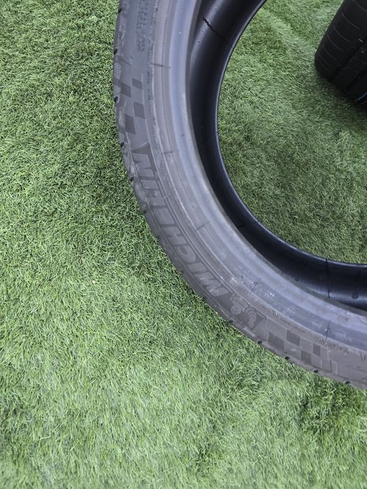 275 35 19 michelin