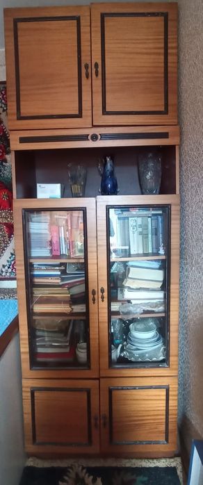 Отдам тумбу и шкаф бесплатно