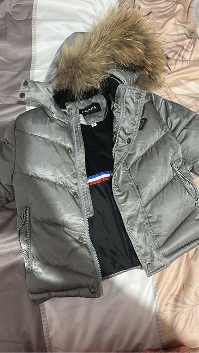 Продам детскую куртку