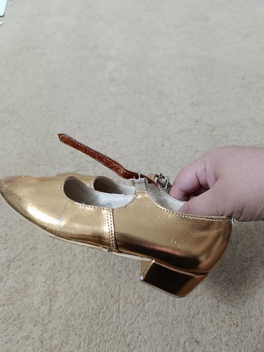 Продам туфли танцевальные