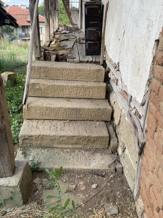 Каменни стъпала, дялан камък