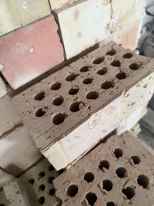 Кирпичи новые 200 штук