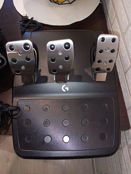 Volan logitech g923 cu schimbator