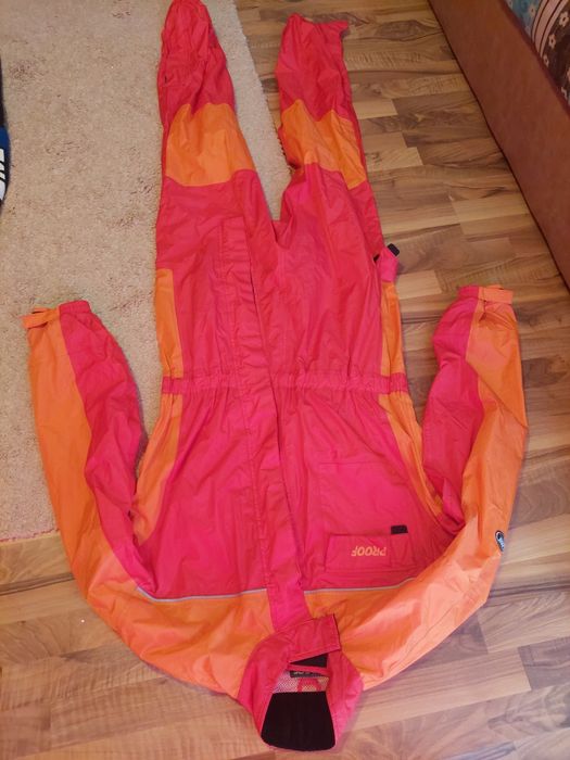 Combinezon dintr-o bucata,costum de ploaie ,marime 2xl