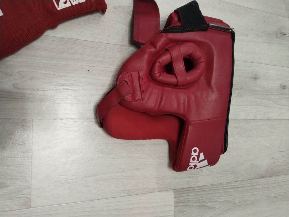 Шлем перчатки для бокса продам