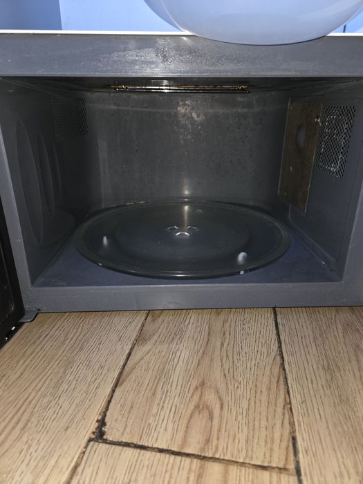 Микроволновка работающая