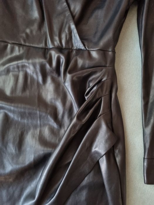 Рокля Guess, размер XS, става и за S