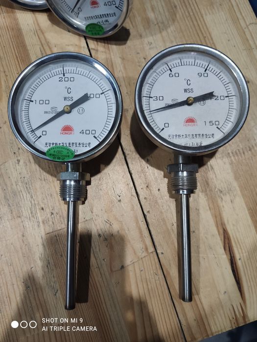 Термометр биметаллический.