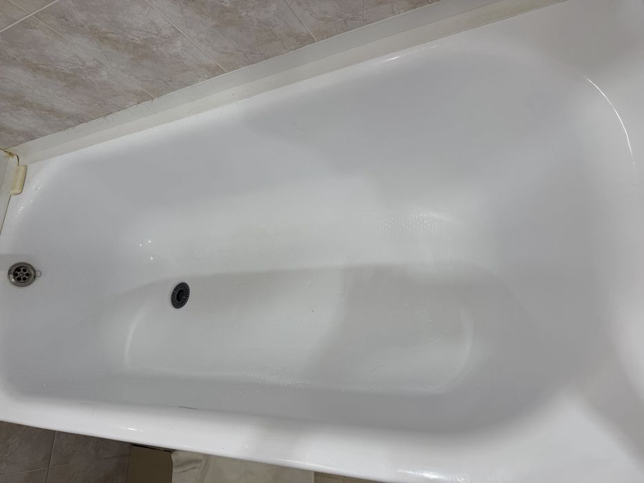 Продам акриловую ванну 70×150 см.