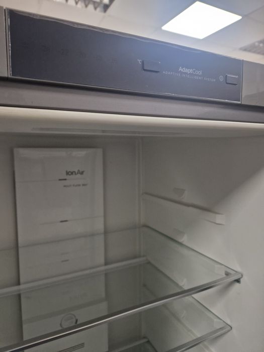 Хладилник с фризер Gorenje A++ 320 литра No Frost