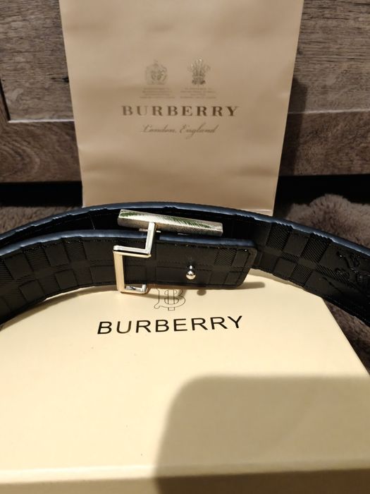 Curea Burberry 110 cm noua