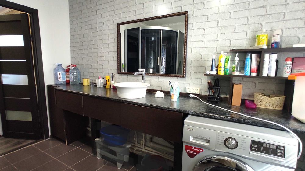 Дом Сутжанова **