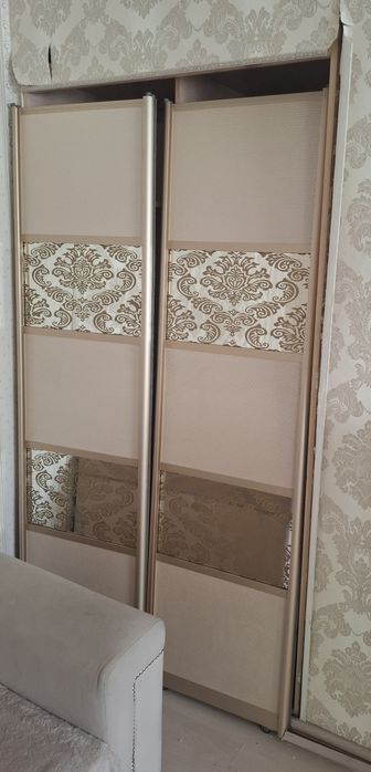 Продам срочно встроиный шкаф-купе!