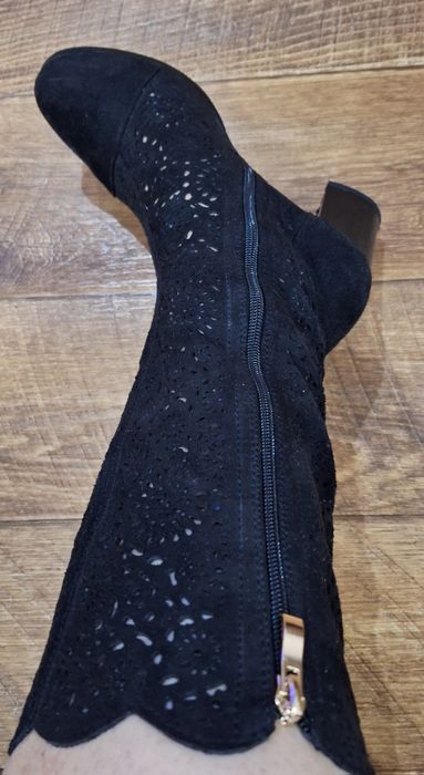 Продам новые жен.ботинки  и сапогир.40-41