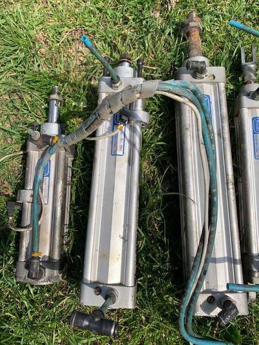 Пневматични цилиндри и ел.мотори