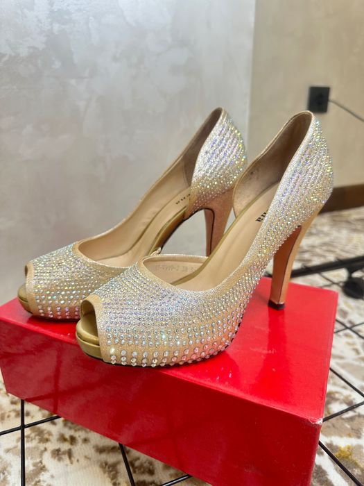 Женские туфли вечерние 38