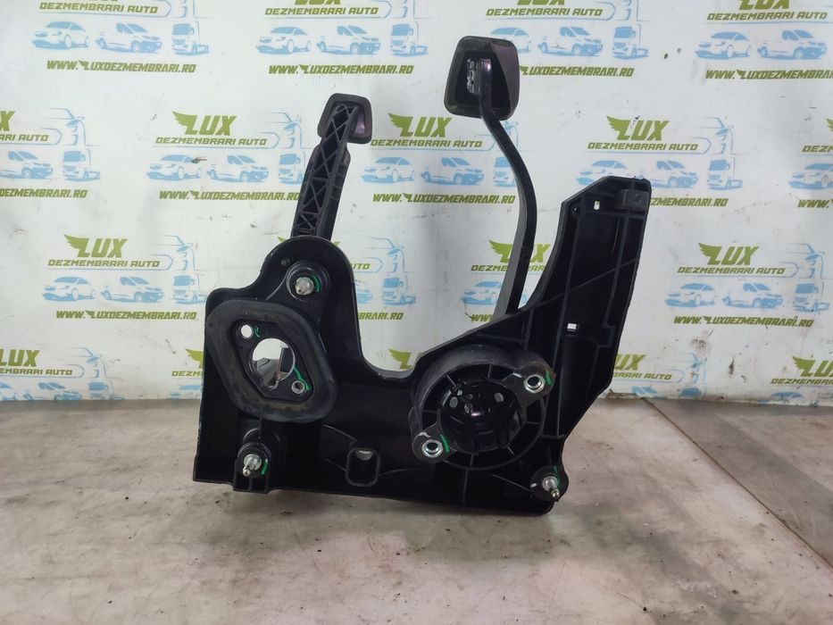 Pod pedalier 13252175 Opel Astra J [2009 - 2012] 1.7 cdti A17DTJ