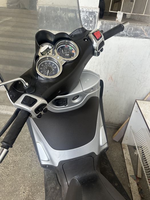 Piaggio Beverly 250