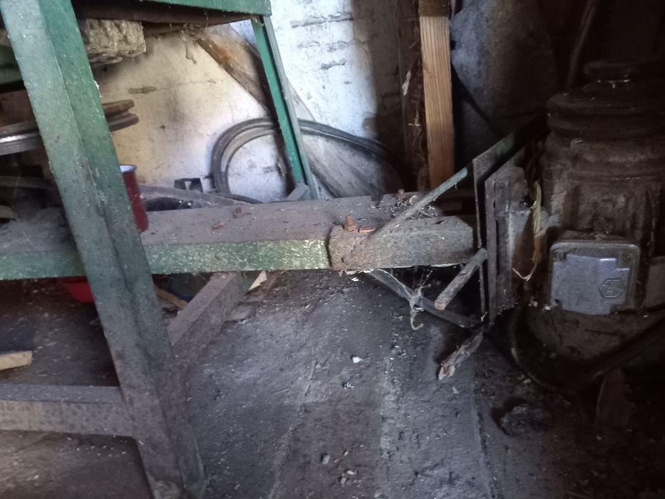 Moară electrică pe piatră