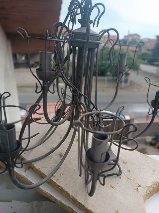 Продава старинен полилей