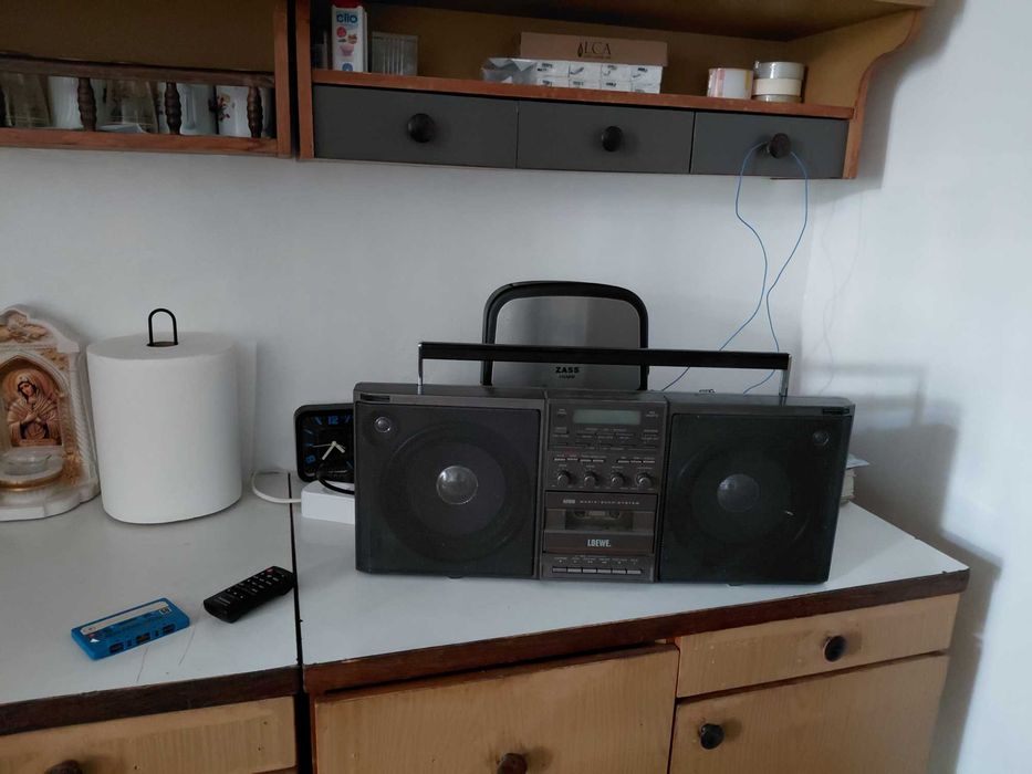 Radiocasetofon LOEWE