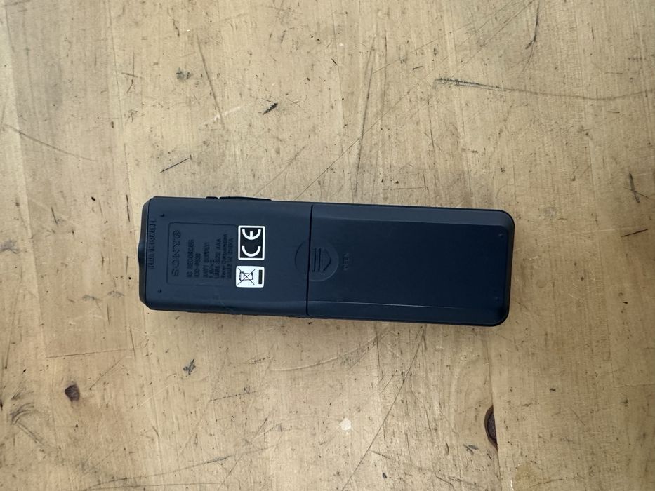 Reportofon sony icd-p520 de culoare gri cu negru