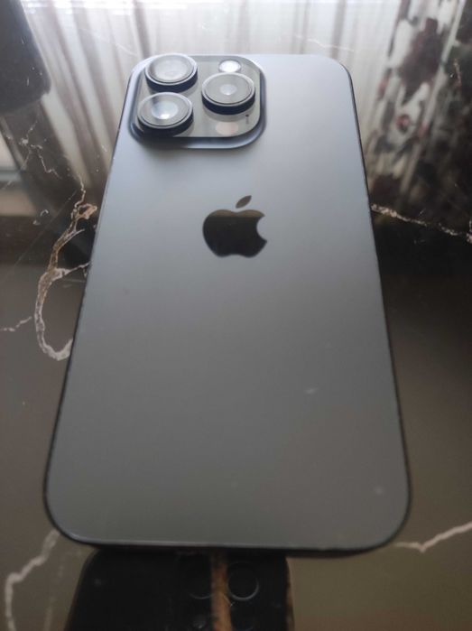 iPhone 15 pro като нов. eSim.