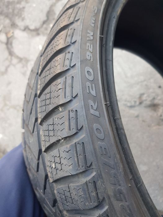 Гуми зимни-20цола-255/30-1бр.-70€-."PIRELLI "