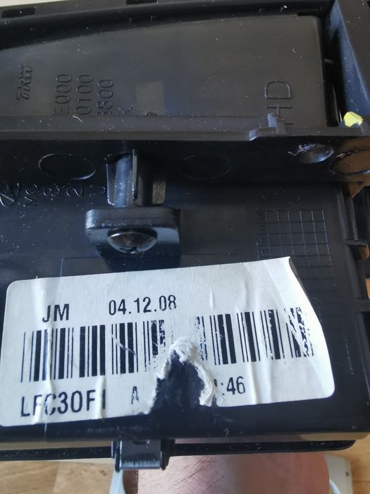 Централна конзола за Hyundai Tucson JM 2008