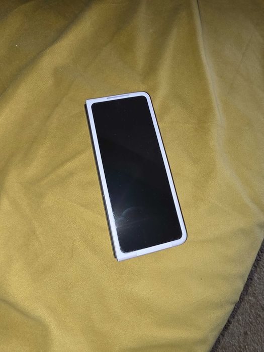 Samsung  z Fold 5 с новым чехлом