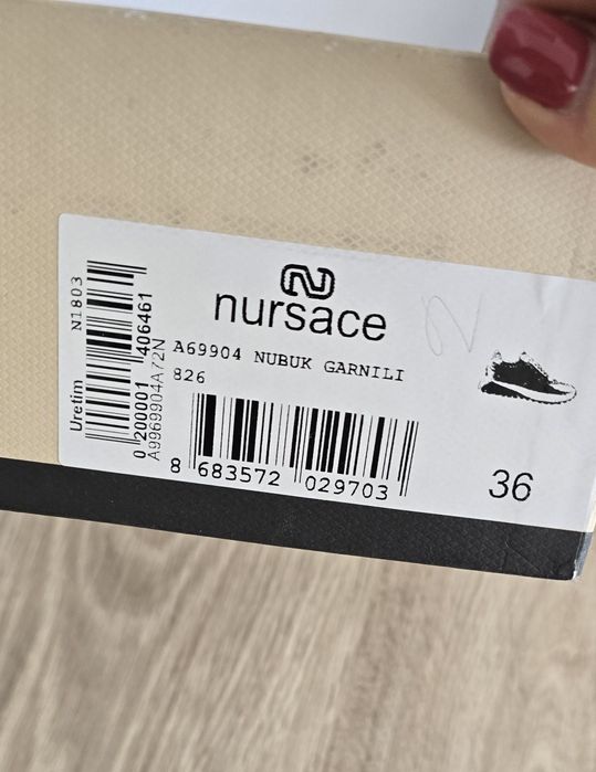 Продам кроссовки Nursace оригинал ,36 размер36 размер