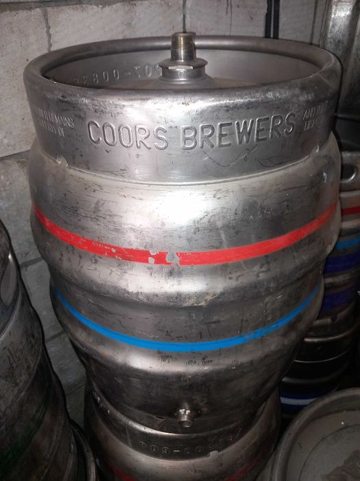 Butelie hidrofor din butoi de bere