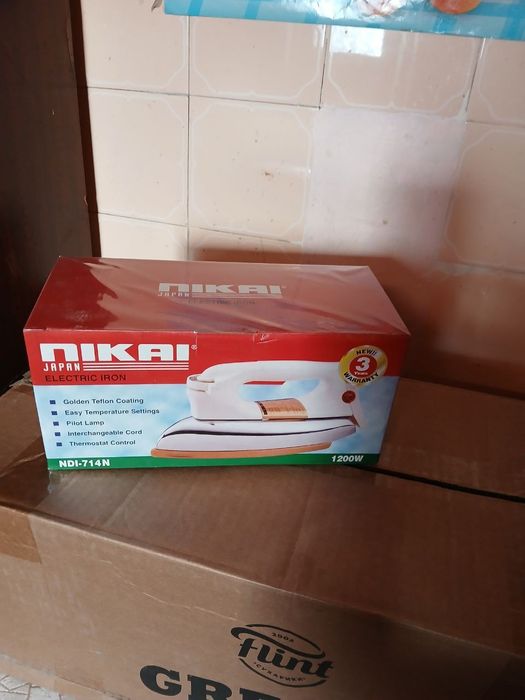 Утюг новый NIKAI