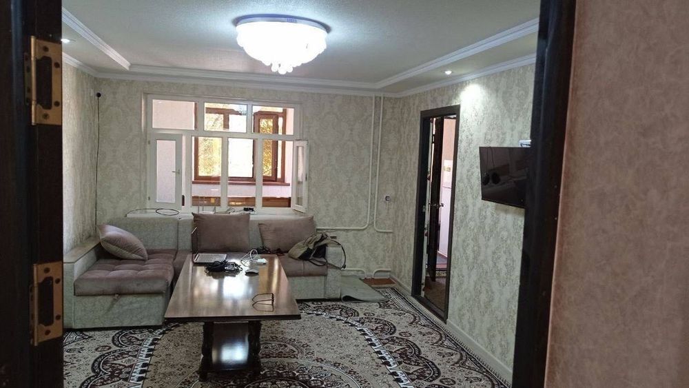 Сдается 2х комнатная квартира
C обстановкой 
В горде Алмалыке