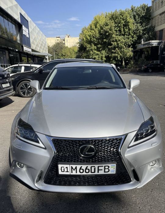 Проадется Lexus is 300