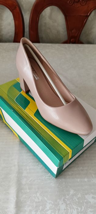 Продам женские туфли