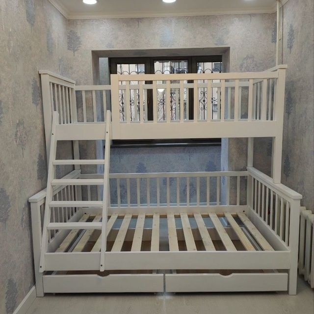 Двухъярусная кровать