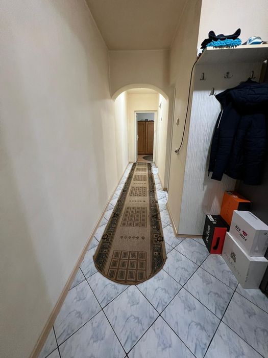 Vând apartament cu trei camere