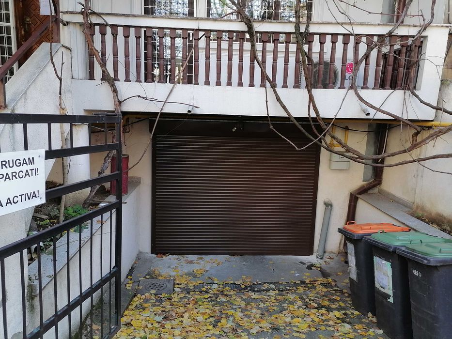 uși garaj tip rulou aluminiu