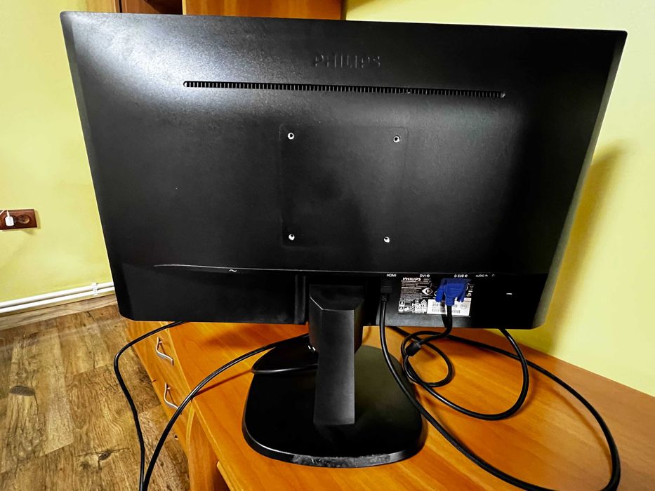 vând monitor philips si pc