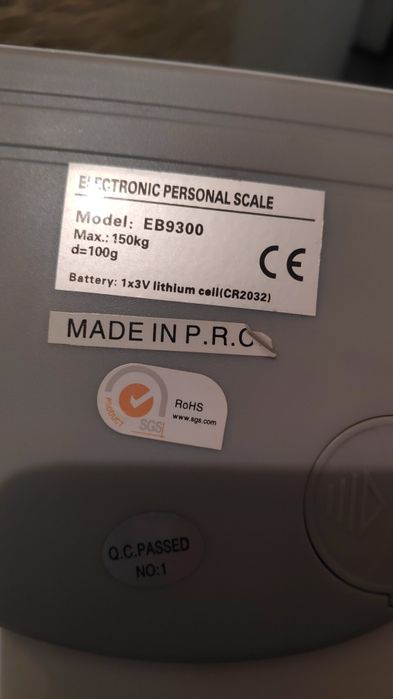 Продам весы  напольные camry