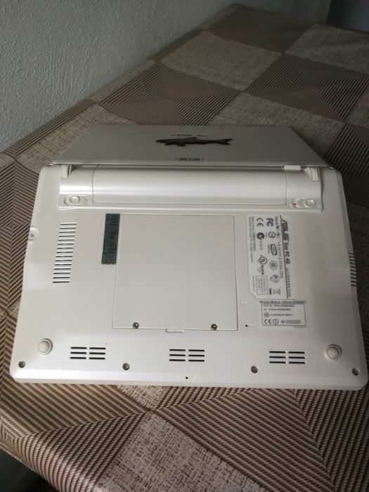 Laptop ASUS eeePC 4G-Functional
Laptop ASUS eeePC 4G-