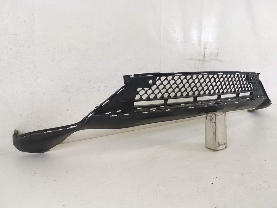 Централна решетка Долна предна броня Мерцедес-Бенц / Mercedes-Benz GLC