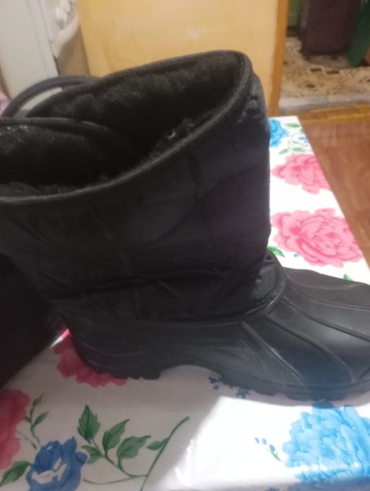 Распрадажи специ обуви прадаются