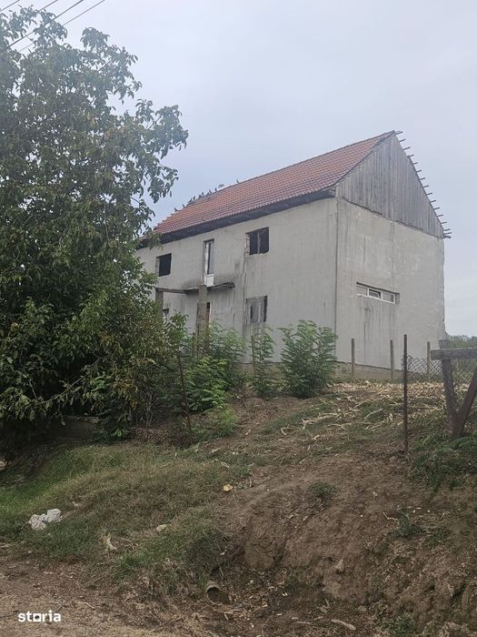 De vânzare casă în Cetariu