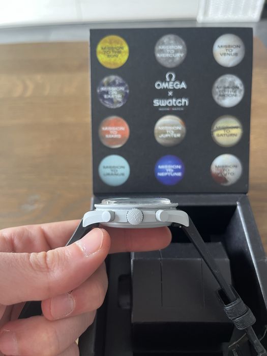 Omega swatch mission to the earthphase