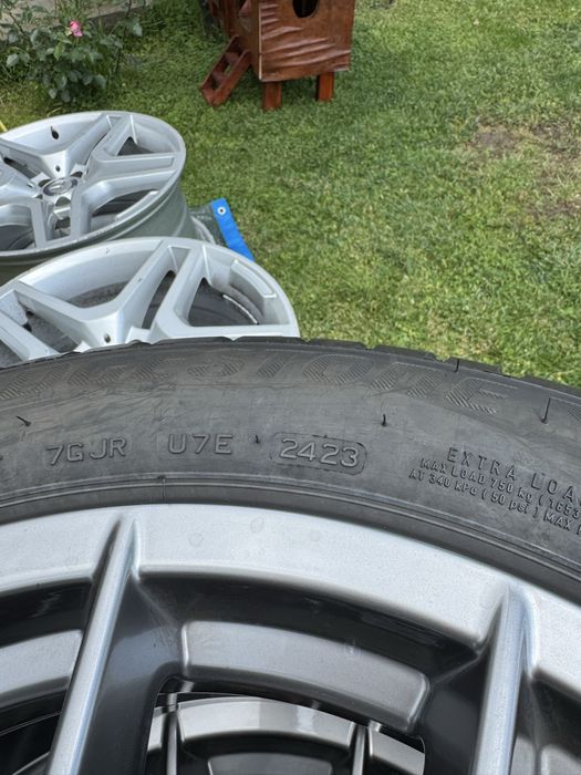 Продавам оригинални джанти за Бмв със зимни гуми
